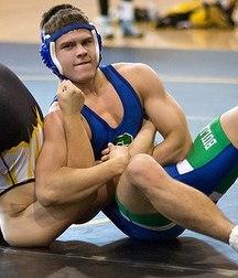 fight and wrestlers 5cbc30d48261c.jpg