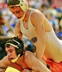 fight and wrestlers 5cbc30ec9575d.jpg
