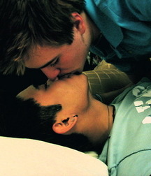 delicate kisses of love 5cbc31bff2d6f.jpg