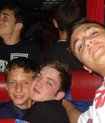 straight boys on the bus 5cbf69161b116.jpg
