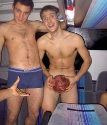 straight boys on the bus 5cbf6926b9897.jpg