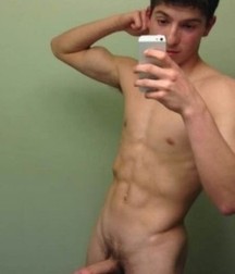 photographing your biceps 5cc09a29ac7d2.jpg