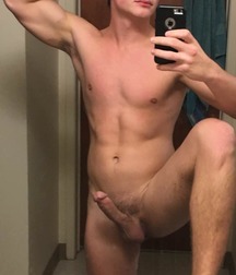 photographing your biceps 5cc09a3159619.jpg