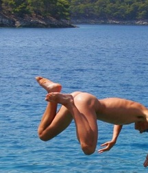 straight boys dive naked 5cc1dfcf75aa5.jpg