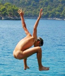 straight boys dive naked 5cc1dfdfa8f23.jpg