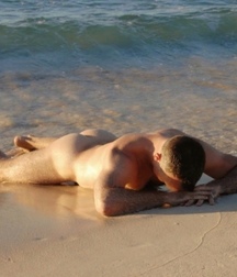 happily relax on the beach 5cc3f8221ebcf.jpg