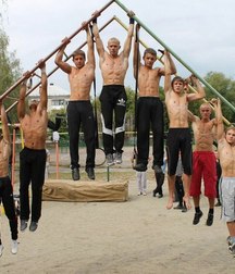 gymnastics with the bar 5ccc4ce40633d.jpg