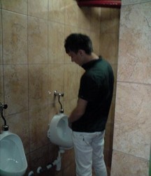 I pee in the urinal 5cd9d36541ca3.jpg