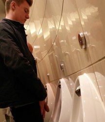 I pee in the urinal 5cd9d38077f27.jpg