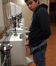I pee in the urinal 5cd9d3885534c.jpg
