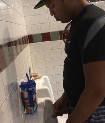 I pee in the urinal 5cd9d3945ac21.jpg