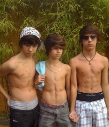 three friends 5cdbb97d1d0c7.jpg