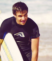 surf lovers 5cddaa08a6307.jpg