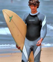 surf lovers 5cddaa0b2e41c.jpg