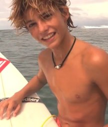 surf lovers 5cddaa0eda40f.jpg