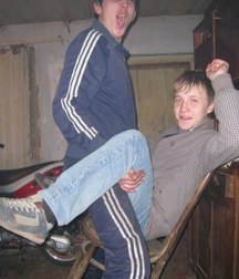 play with friends 5ce03a8c9abbf.jpg