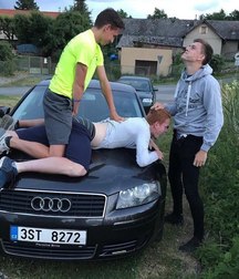 play with friends 5ce03aa9f2a3e.jpg