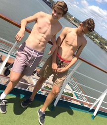 Friends 5ce03b580e2f7.jpg
