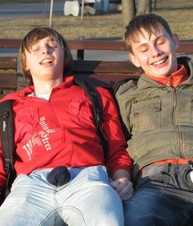 Friends 5ce03b8b0ea1f.jpg