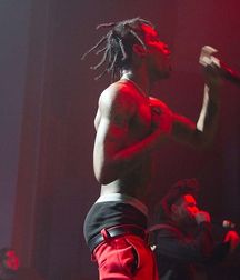 pull up your pants 5ce42bf4b77b9.jpg
