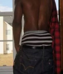 pull up your pants 5ce42c0de7846.jpg