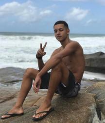 straight Latin boys 5ce80a5f4de0a.jpg
