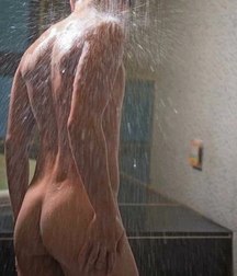 ass in the shower 5cec326d2668b.jpg