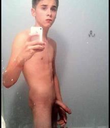 selfies  5cec341866499.jpg