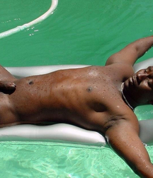 float naked 5ceed83974c71.jpg