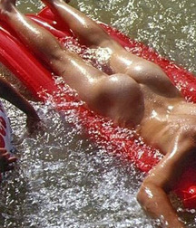float naked 5ceed83c88a18.jpg