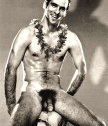 enlist in the navy: you will become a real man 5cf015a0ca21b.jpg