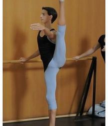 the graceful features of the dancers 5cf0163c4e27e.jpg
