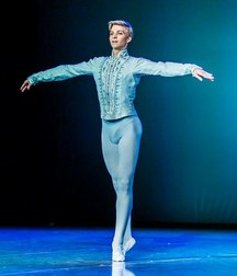 the graceful features of the dancers 5cf0165680b55.jpg