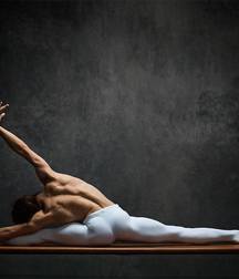 the graceful features of the dancers 5cf0165a6c21d.jpg