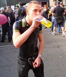 I absolutely have to pee 5cf567e1dcf40.jpg