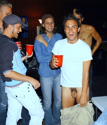 boys laugh with sex 5cfff4f900428.jpg