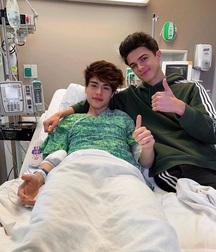 injured but sexy guys 5d05c87d6a7da.jpg