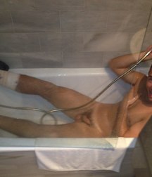 injured but sexy guys 5d05c88962a6a.jpg