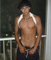 with the pubis uncovered 5d0bd43814673.jpg