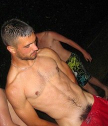 with the pubis uncovered 5d0bd442b956c.jpg