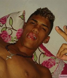i love black guys 5d1a2cce8d33f.jpg