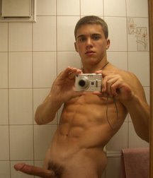 selfies naked 5d1cd8c6c63fe.jpg