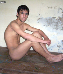 sitting and naked 5d237d7186283.jpg
