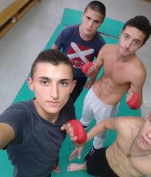 straight boys are beautiful 5d237ea15f6aa.jpg
