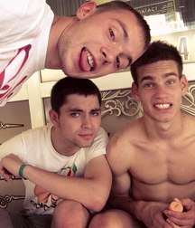 straight boys are beautiful 5d237eb9ed21a.jpg