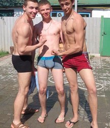straight boys are beautiful 5d237ebe46436.jpg