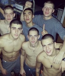 straight boys are beautiful 5d237ed7d3dd8.jpg