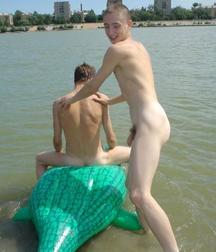 being naked with friends 5d2758da6d33b.jpg