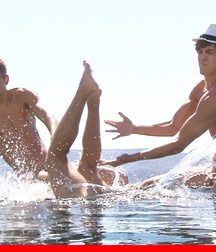 happy moments in the water 5d2ae6a8b0de5.jpg