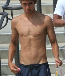 beautiful boys 5d2ae71e2e4f6.jpg
